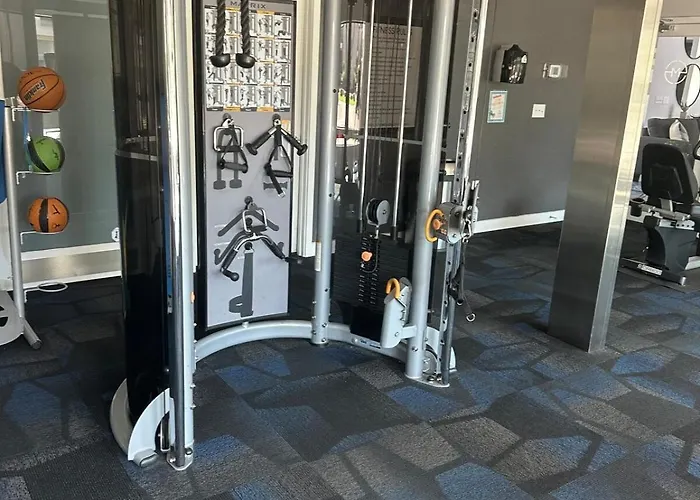 Modern, Comfy Near Asu & Phx Airport Apartment
