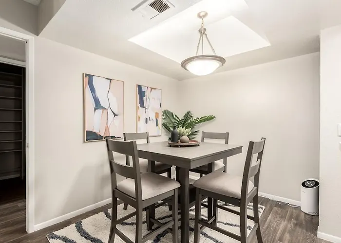 Modern, Comfy Near Asu & Phx Airport Apartment Tempe