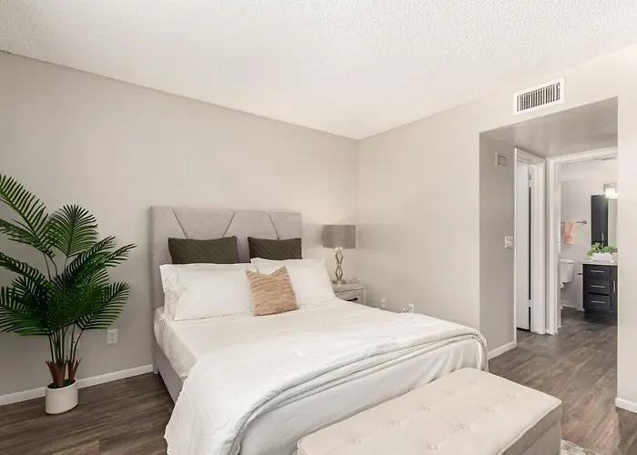 Modern, Comfy Near Asu & Phx Airport Apartment *